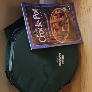 Rival Crock-Pot Traveler Bag With Recipe Book